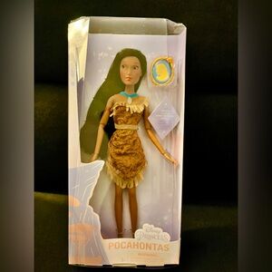 Disney Pocahontas Royal shimmer  princess Doll.